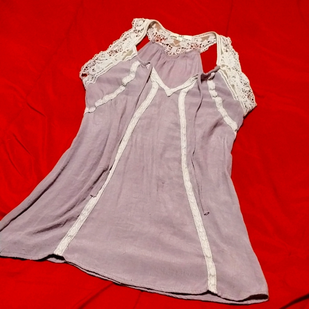 Purple flowy lace sleevless blouse